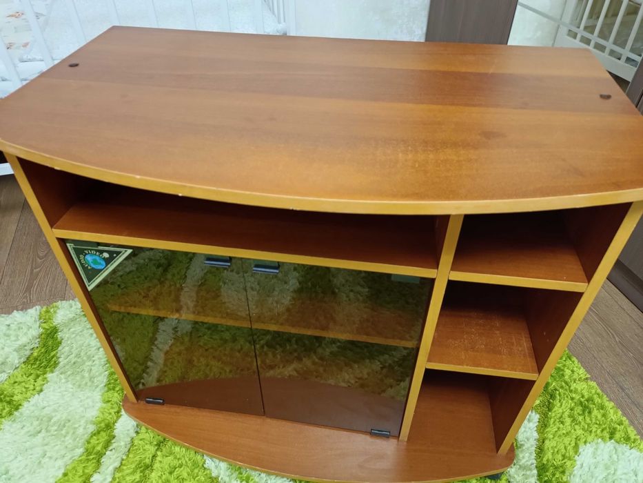 Продам тумбу под ТВ