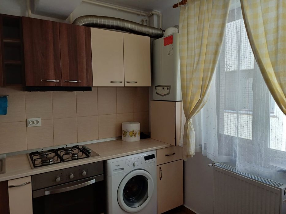 Închiriez Garsoniera zona metrou 1 Decembrie