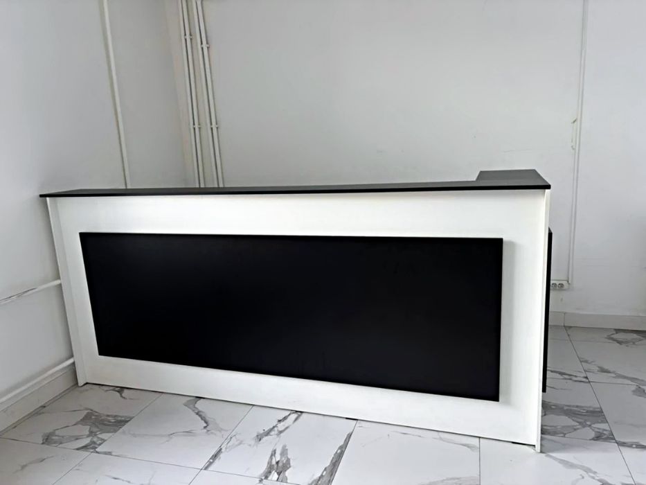 Продам ресепшн и примерочные кабины (раздевалка)
Продаётся комплект дл