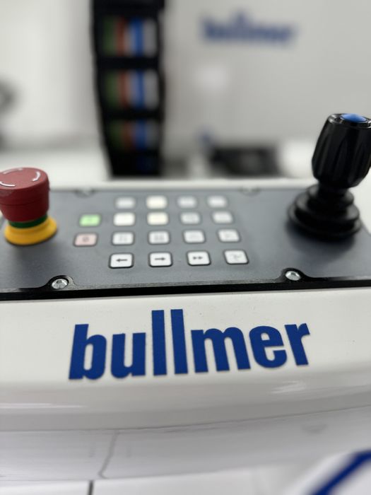 Кроялен робот комплект с накатаваща количка и маса Bullmer E80