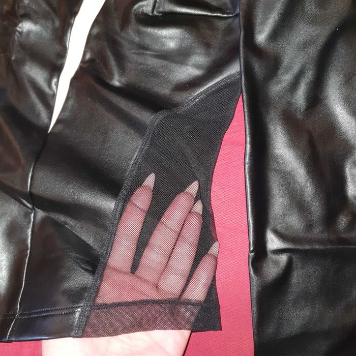 Amia кожен комплект