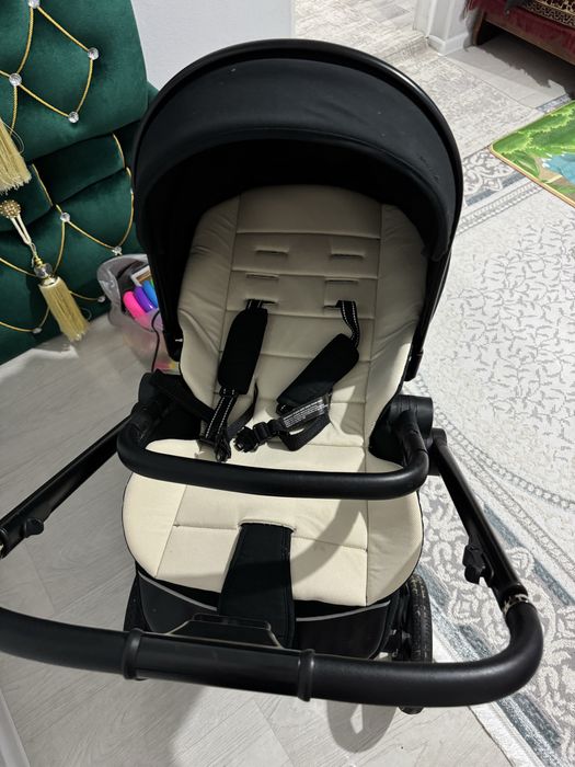 Продается коляска. Фирма: Ining baby