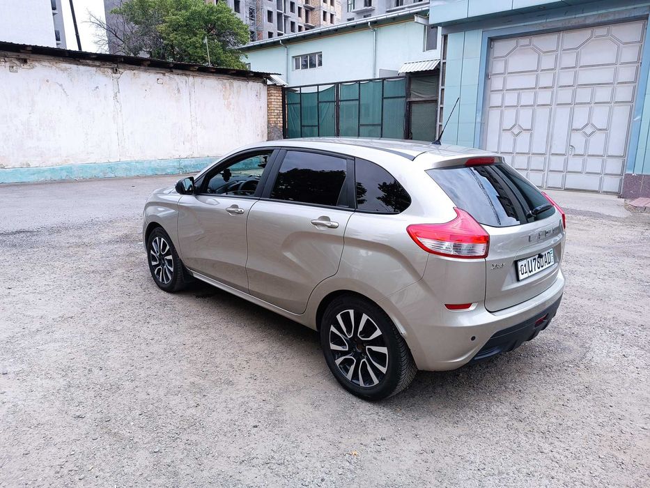 Обмен Lada Xray 2018 года автомат коробка (робот) на метане