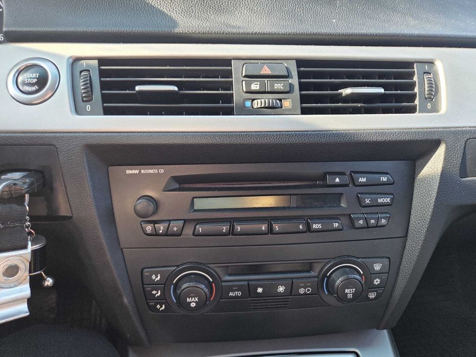 BMW E90 Seria 3 318i