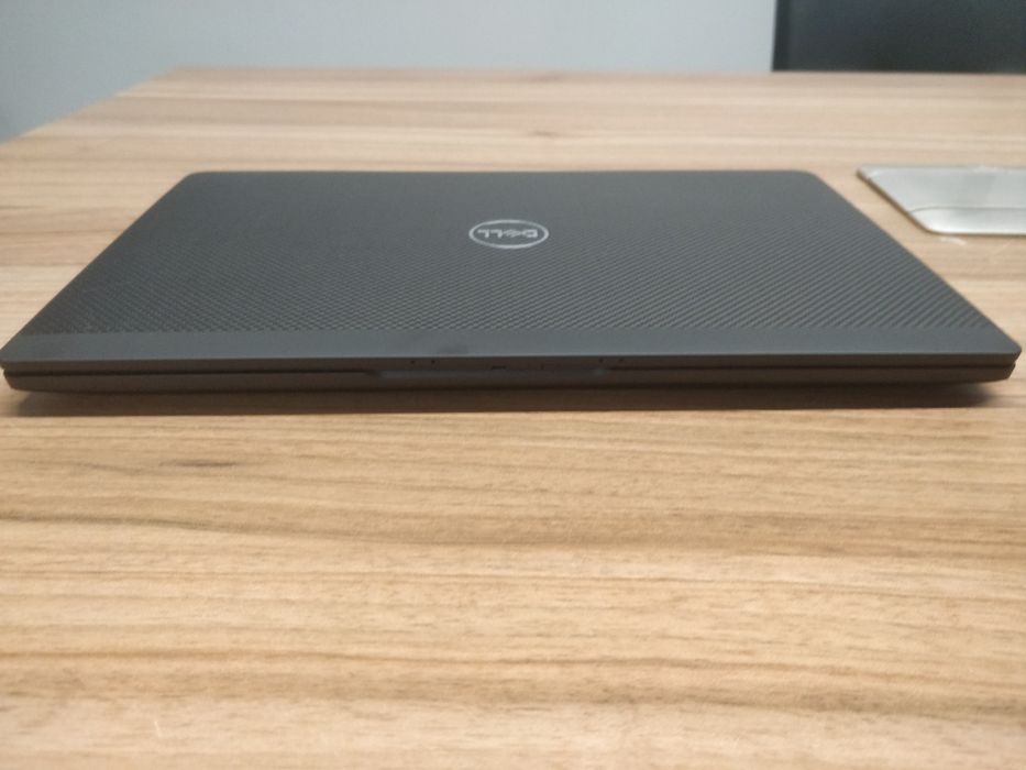 Лаптоп Dell Latitude 7320