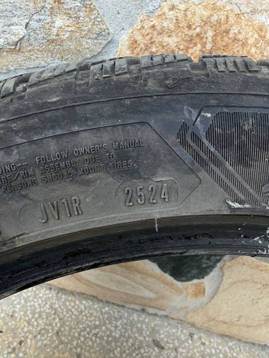 235/45/18 зимни GoodYear ultragrip performace 3