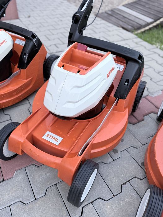 Masini tuns gazon STIHL RMA 448 TC fara acumulatori si lame