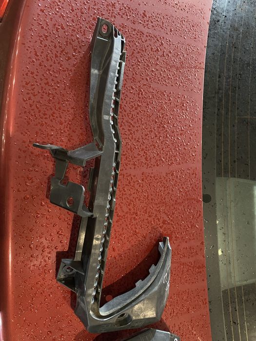 Субару Оутбэк кронштейн фар и бампера