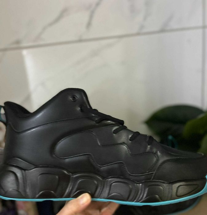 50-51 номер маратонки НОВИ