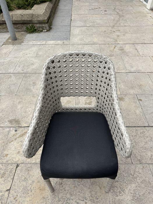 Столове и маси (външна и вътрешна употреба)