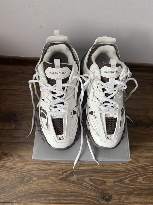 Balenciaga track