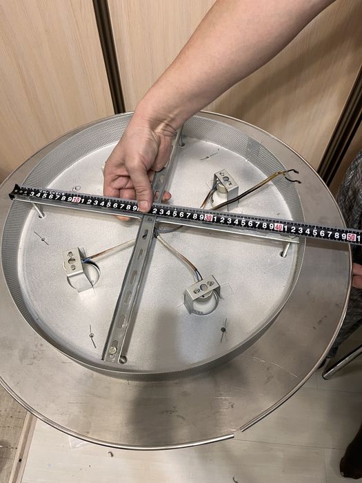 Продам люстру быстро