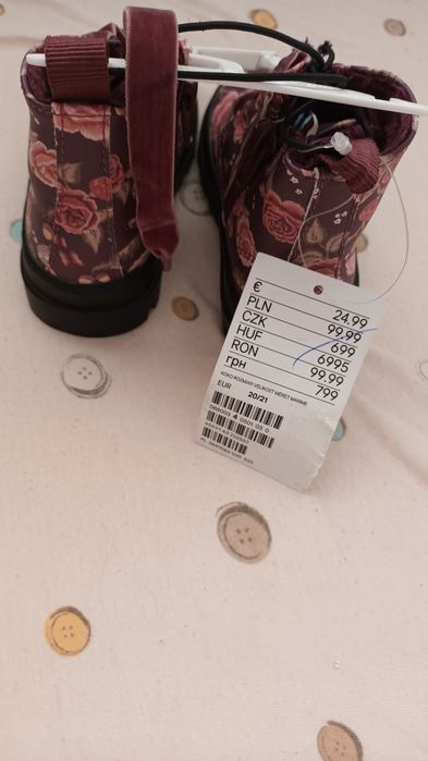 Încăltăminte fetite  si multe alte hainite si accesorii