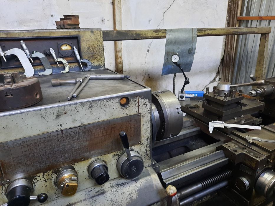 我们制作车床工作.修理損壞的零件. Lathe Workshop.we fix the damaged parts