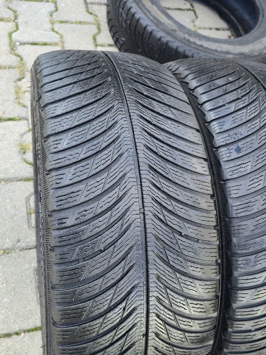 235 45 18 Michelin 4бр