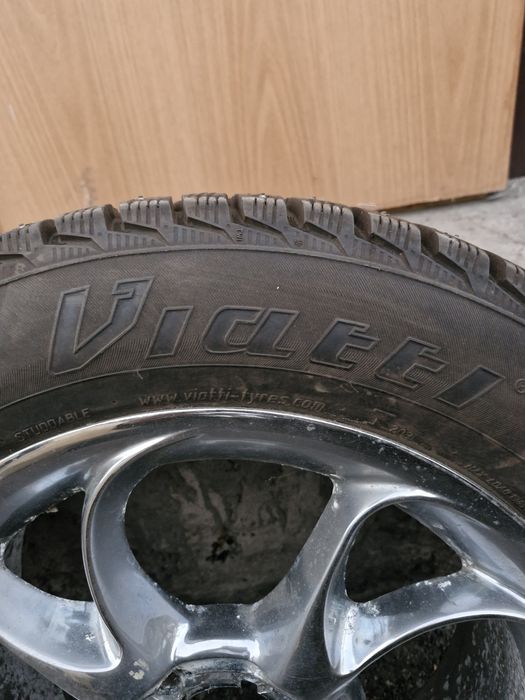 Шины на дисках 205×60×16