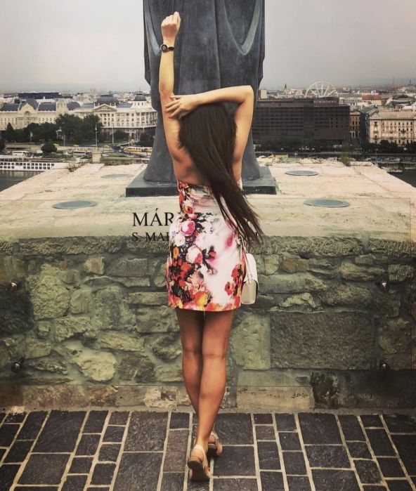 Лятна рокля с флорални мотиви