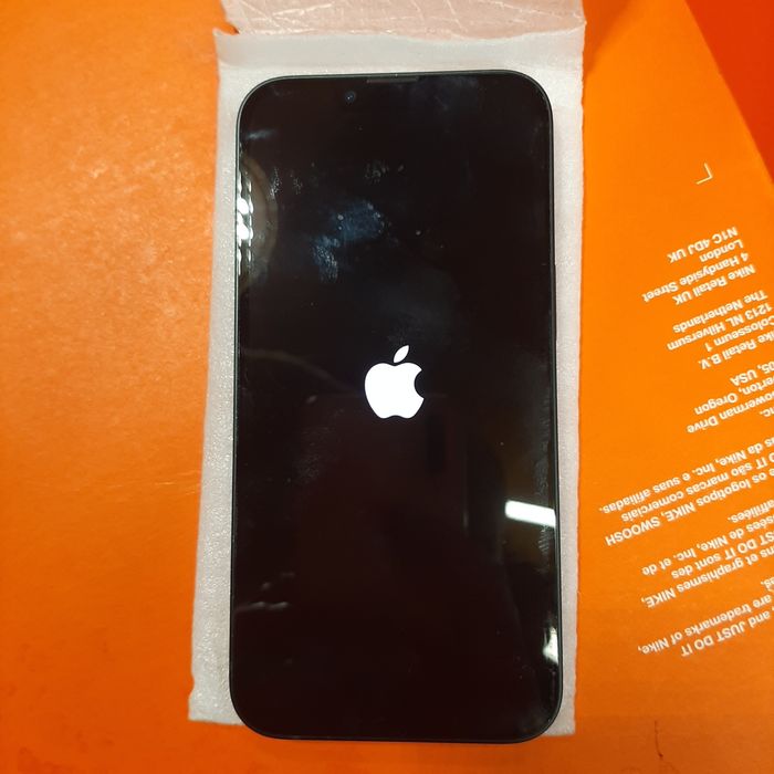 Iphone 13 процент на батерията 93 %, чисто нов