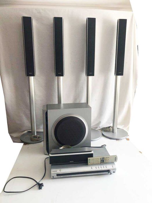 Sony Home Theatre System DAV-DZ500F - cu boxe 5.1, 1000 W, nu incarca DVD - no disc , cannot play