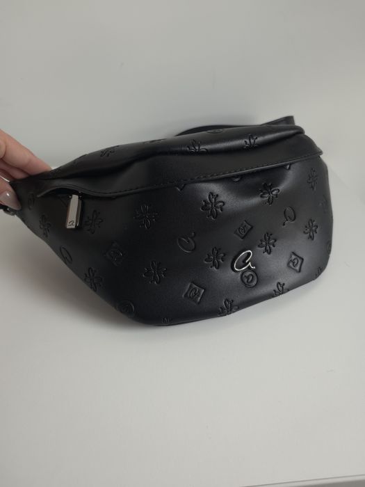 Дамска чантичка през рамо Axel