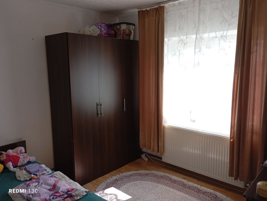 Vând apartament !!