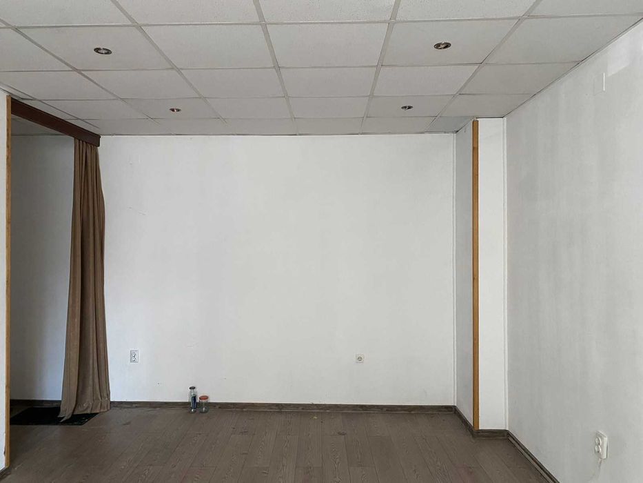 Продава се Магазин в Карлово - 60 кв.м за 816 €/кв.м - Снимка #1