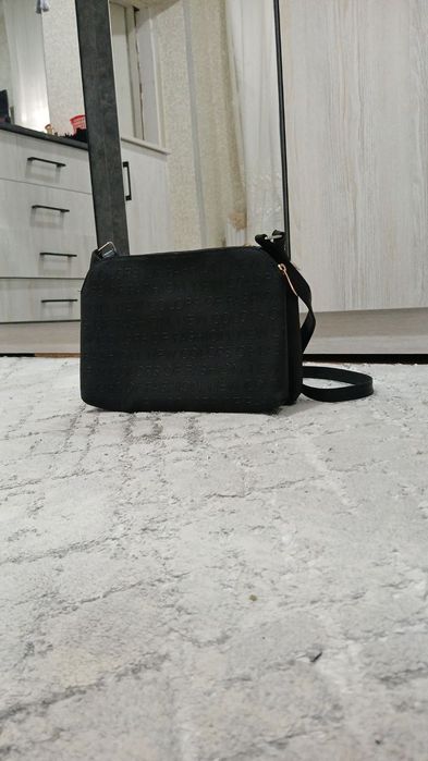 Женская сумка в виде букв