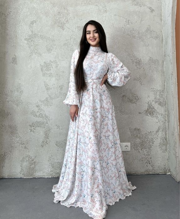 Длинное платье на той размер L