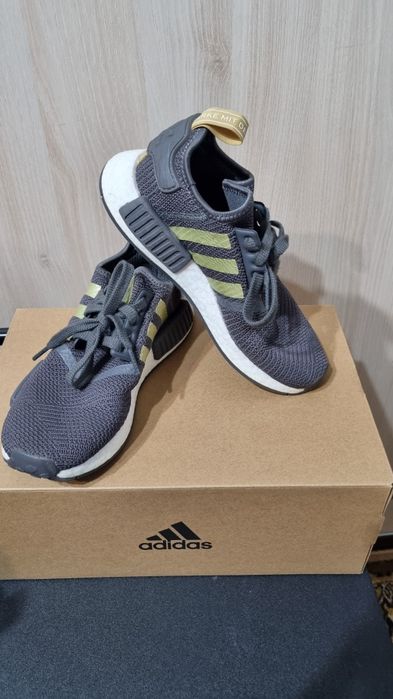 Adidas boost mărime 36
