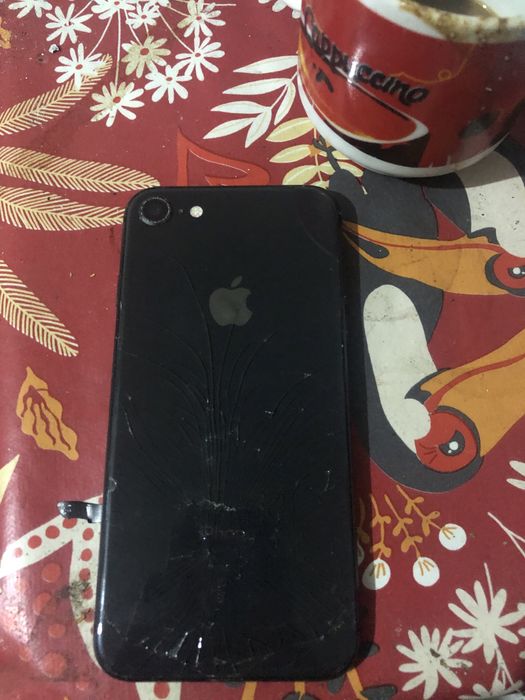 Vand iphone 8 utilizat