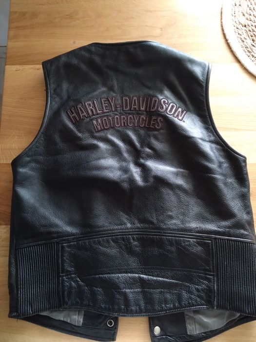 Vând vesta de motocicleta originala Harley Davidson