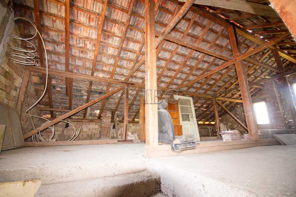 Новопостроена къща с 4 спални с гараж на 10 мин. с кола от Бяла