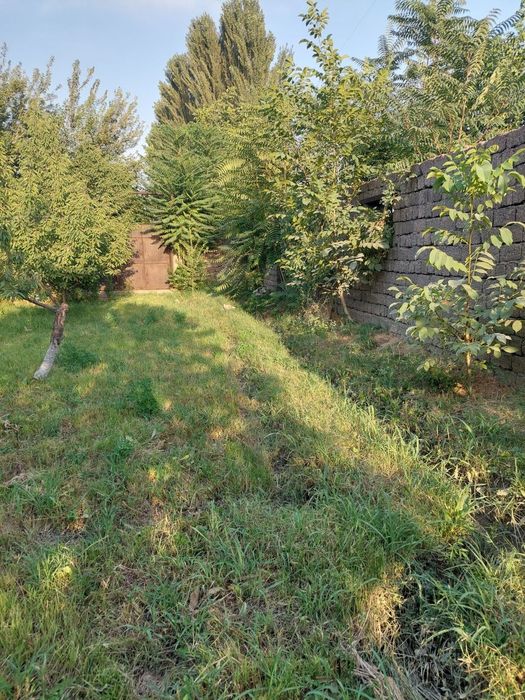 Срочно Охангарон шахрида кадастри бор ер сотилади