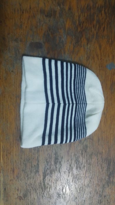 Продам шапки зимние отдам недорого