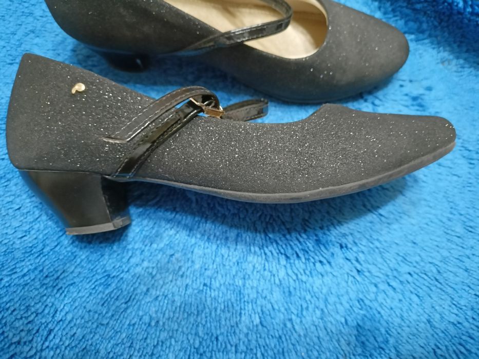 Туфельки чёрного цвета35- 36