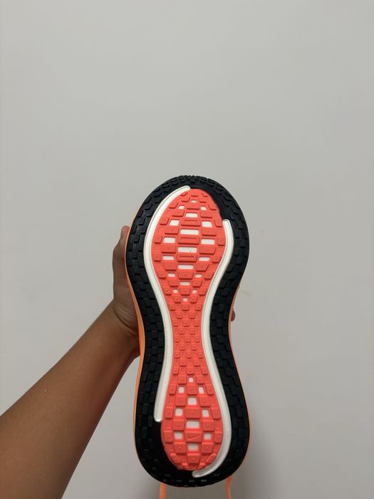 Nike Vomero Plus чисто нови