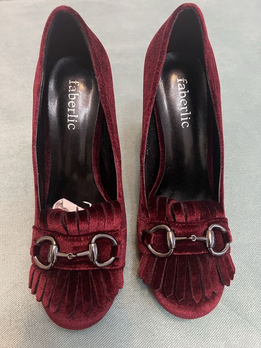 Продам новые туфли