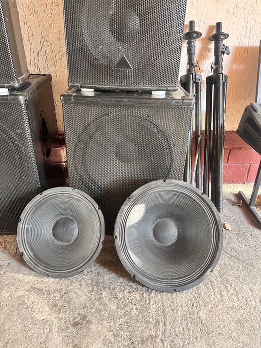 Продается акустическая система Behringer.
