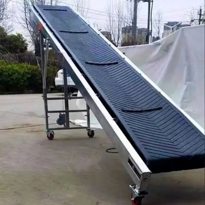 Ленточный транспортер с шевронной лентой