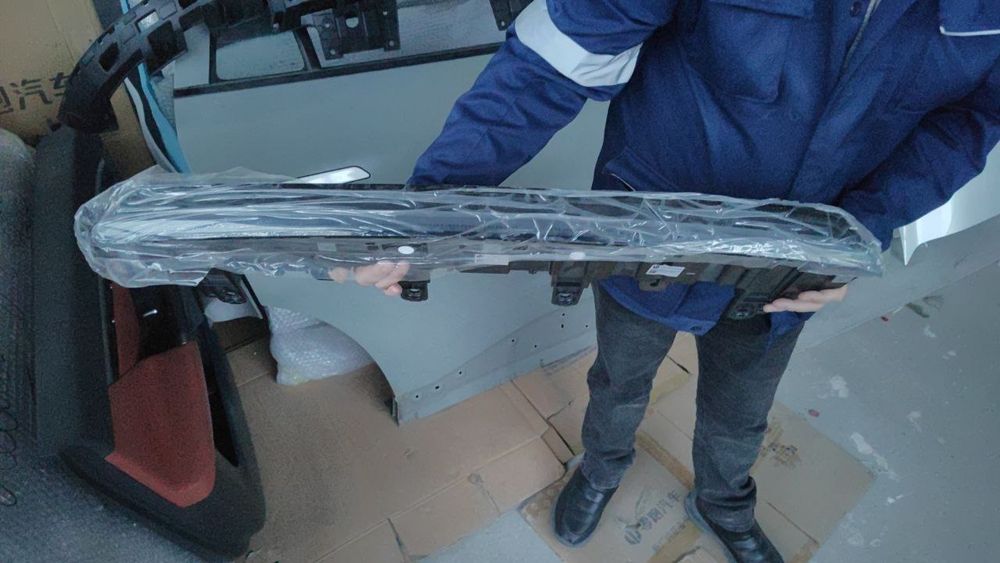 Old o'rta fara Leapmotor C16/C10