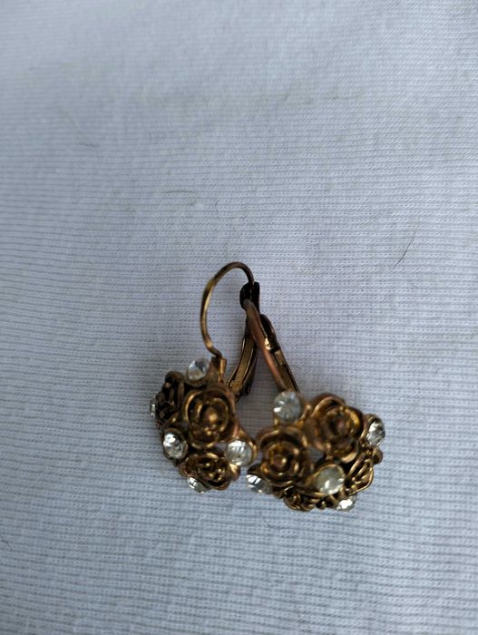 Продавам дамски обици