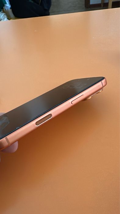 Айфон 17про.