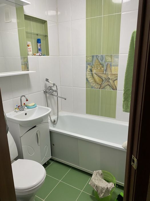 Продам 3 х ком кв 2 эт центр
