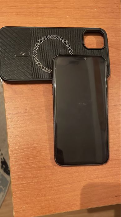 Продам Iphone 11 на 128.