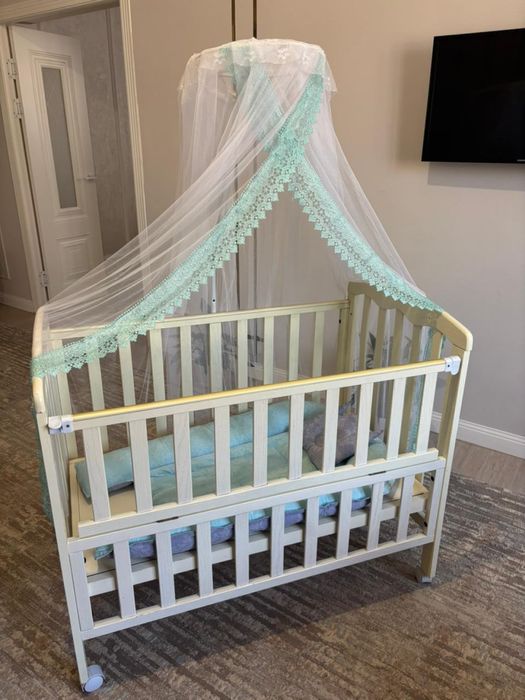 Продам манеж  в хорошем состояний.