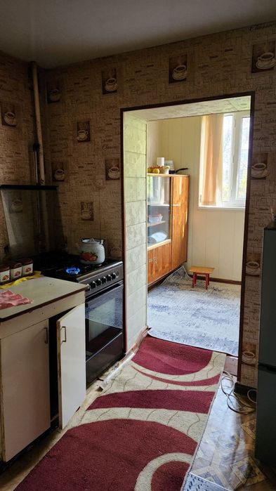 3 xonali kvartira sotiladi. Troyskiy rayon