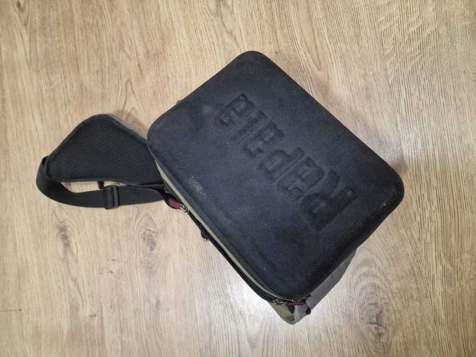 Vand doua genti de umar RAPALA, pentru naluci la spining