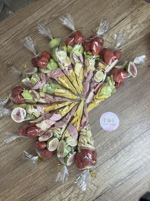 Сублимированное мороженое и фрукты