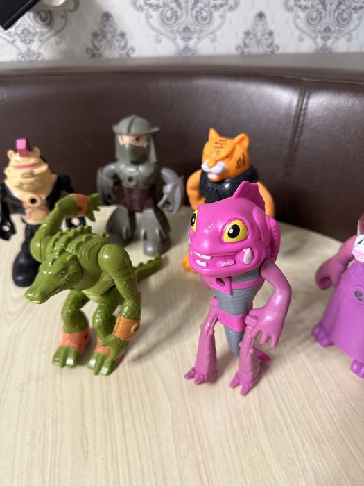 Продается Персонажи