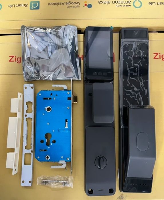 Умный замок ТYSН Тиуа Зd распознавание лица  с камерой Cerradur